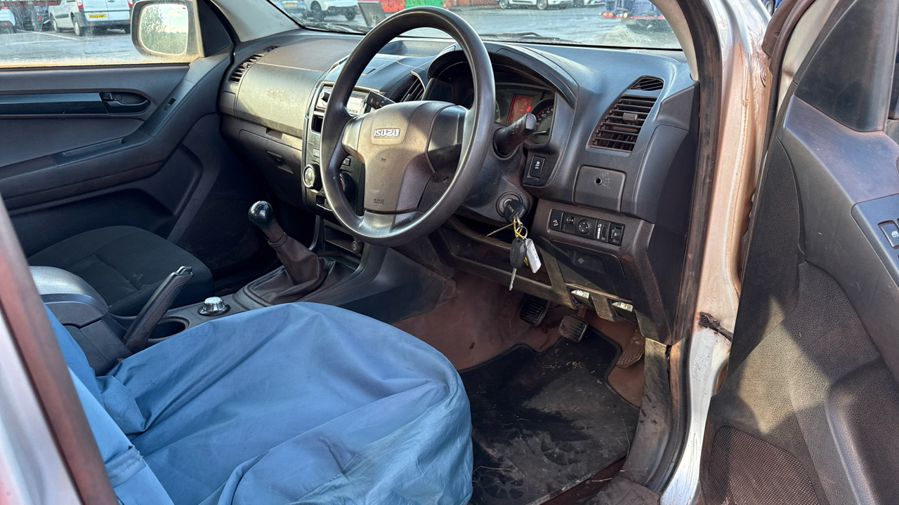 ISUZU D-MAX 1.9 - Pickup truck, Combi van: picture 5 ISUZU D-MAX 1.9 - Pickup truck, Combi van: picture 5