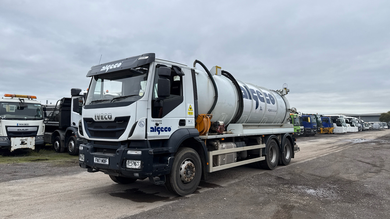 IVECO TRAKKER 360 - Vacuum truck: picture 2 IVECO TRAKKER 360 - Vacuum truck: picture 2