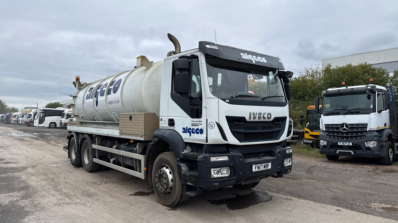 IVECO TRAKKER 360 - Vacuum truck: picture 1 IVECO TRAKKER 360 - Vacuum truck: picture 1