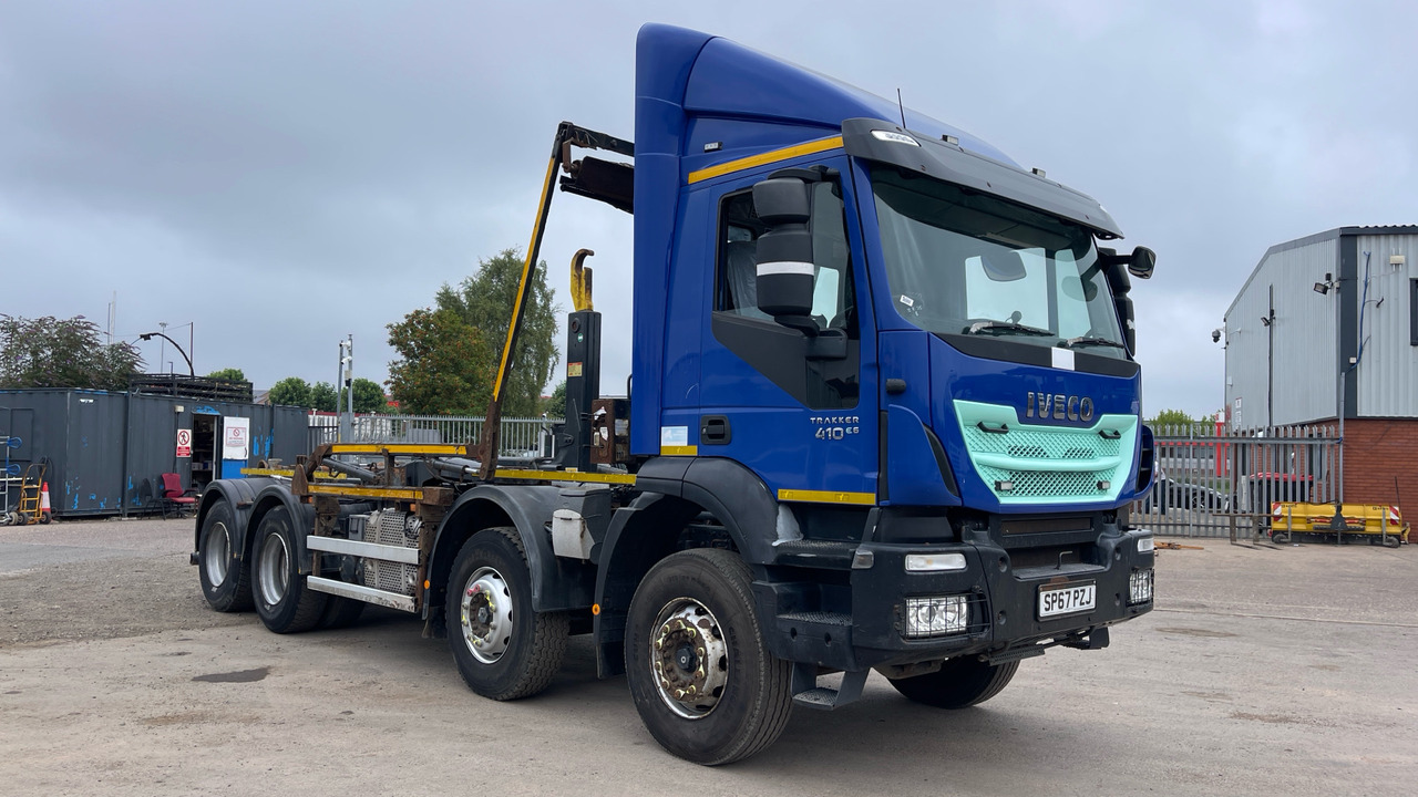 IVECO TRAKKER 410 - Hook lift truck: picture 1 IVECO TRAKKER 410 - Hook lift truck: picture 1