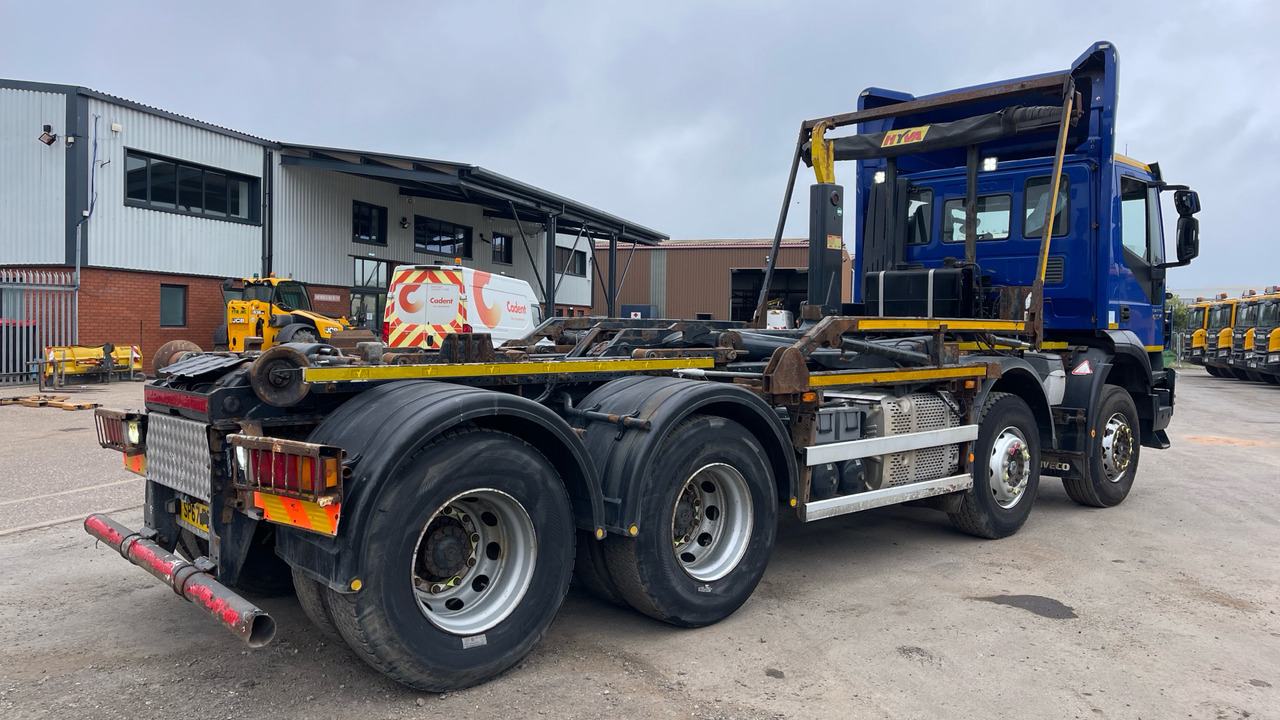IVECO TRAKKER 410 - Hook lift truck: picture 4 IVECO TRAKKER 410 - Hook lift truck: picture 4