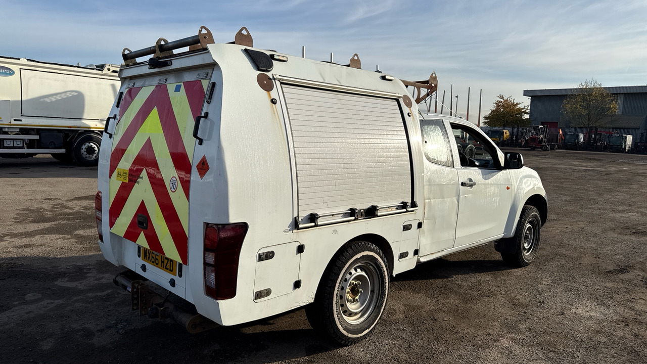 Isuzu D-Max 2.5TD - Pickup truck, Combi van: picture 4 Isuzu D-Max 2.5TD - Pickup truck, Combi van: picture 4