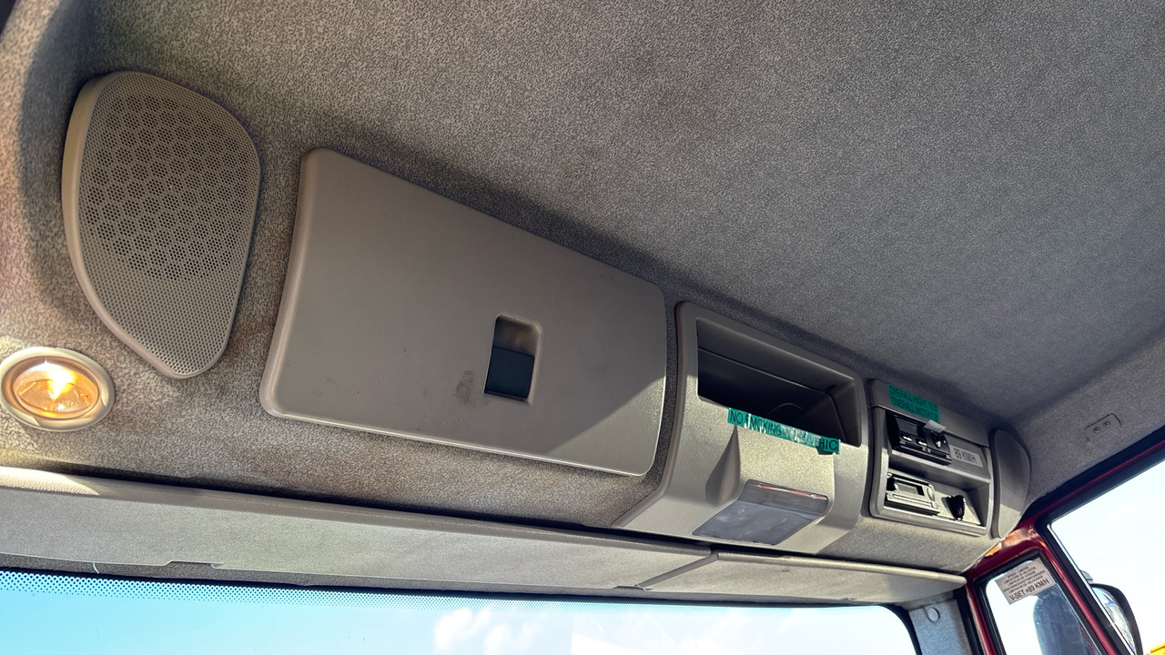 Box truck Iveco Eurocargo 75E16: picture 12