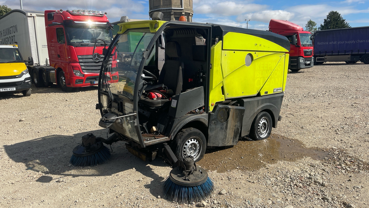 JOHNSTON - Road sweeper: picture 2 JOHNSTON - Road sweeper: picture 2