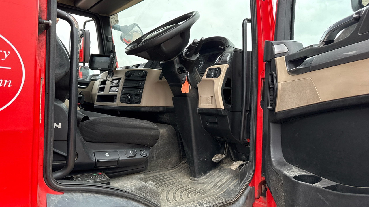 MAN TG-M 26.320 - Dropside/ Flatbed truck, Crane truck: picture 5 MAN TG-M 26.320 - Dropside/ Flatbed truck, Crane truck: picture 5