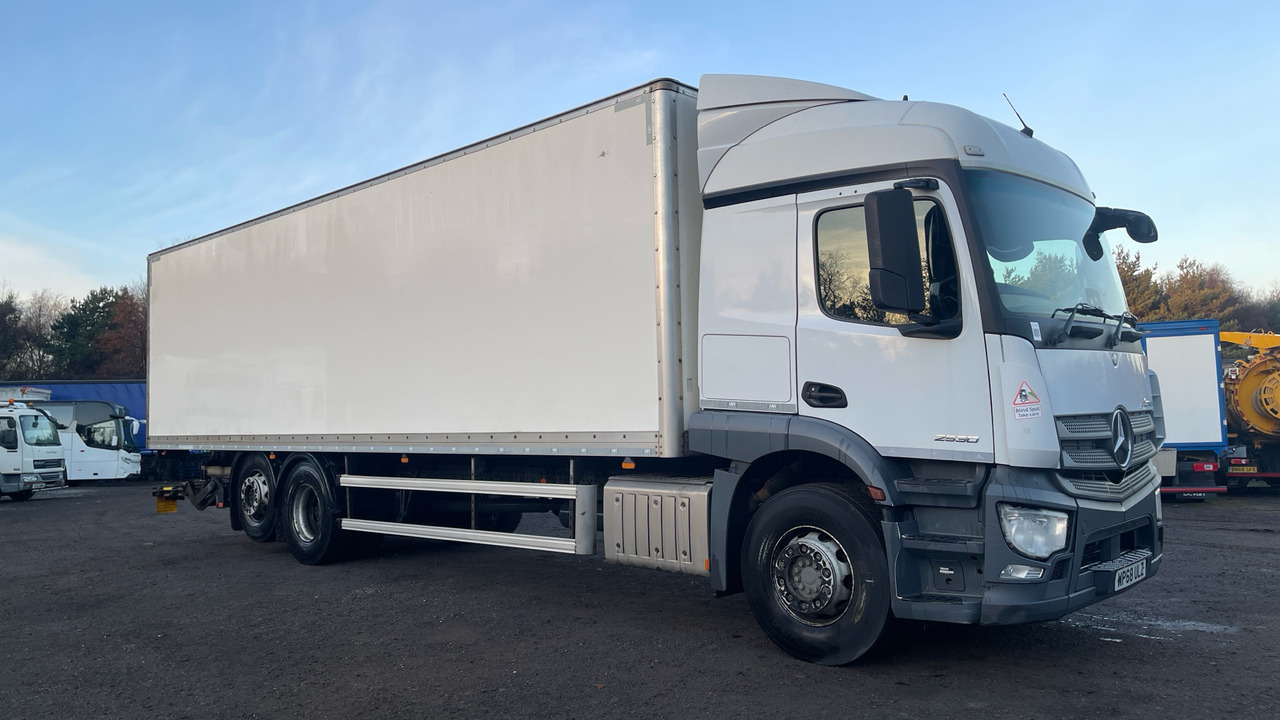 MERCEDES-BENZ ACTROS 2530 - Box truck: picture 1 MERCEDES-BENZ ACTROS 2530 - Box truck: picture 1