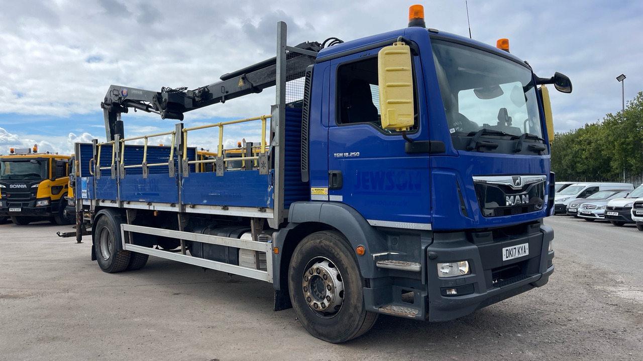 Man TGM 18.250 - Dropside/ Flatbed truck, Crane truck: picture 1 Man TGM 18.250 - Dropside/ Flatbed truck, Crane truck: picture 1