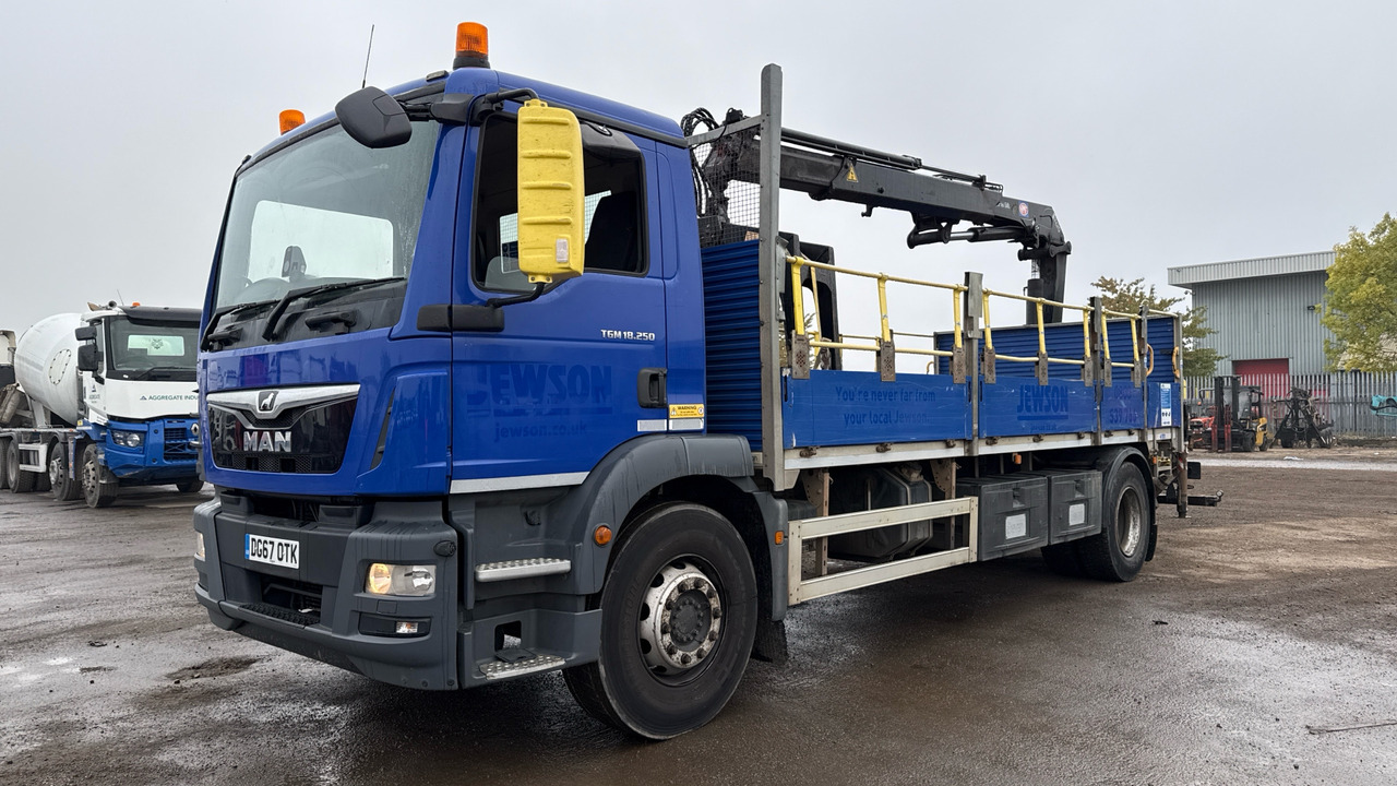 Man TGM 18.250 - Dropside/ Flatbed truck, Crane truck: picture 2 Man TGM 18.250 - Dropside/ Flatbed truck, Crane truck: picture 2