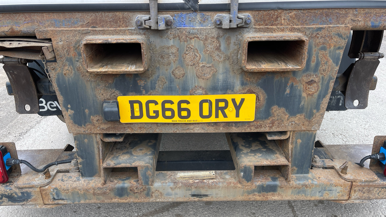 Curtainsider truck Man TGS 26.360: picture 26