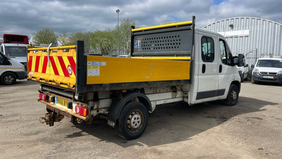 PEUGEOT BOXER 335 2.0 BLUEHDI 130PS - Tipper van: picture 4 PEUGEOT BOXER 335 2.0 BLUEHDI 130PS - Tipper van: picture 4