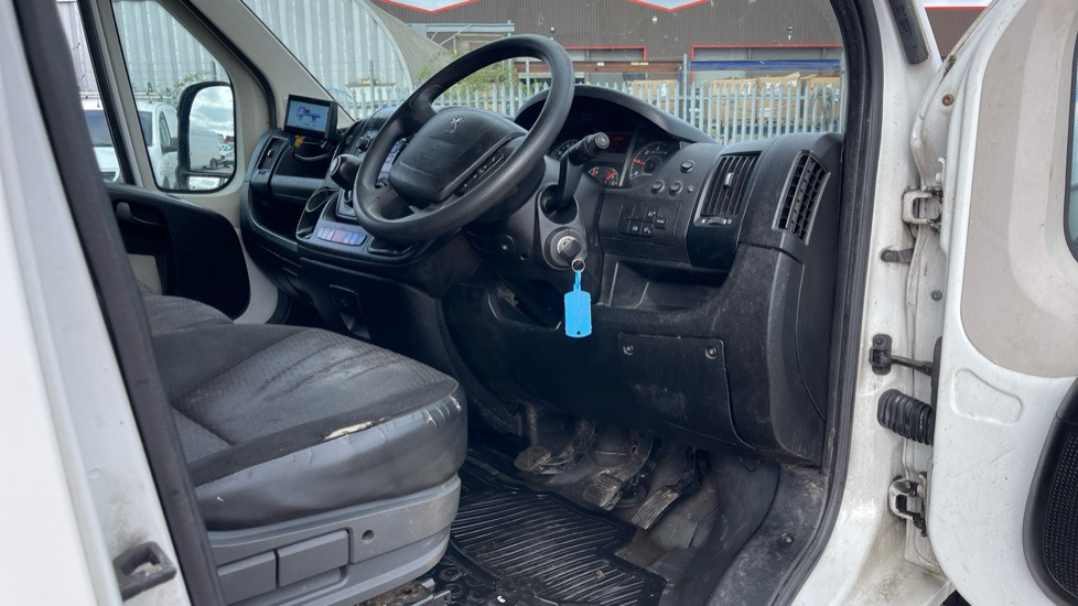 PEUGEOT BOXER 335 2.0 BLUEHDI 130PS - Tipper van: picture 5 PEUGEOT BOXER 335 2.0 BLUEHDI 130PS - Tipper van: picture 5