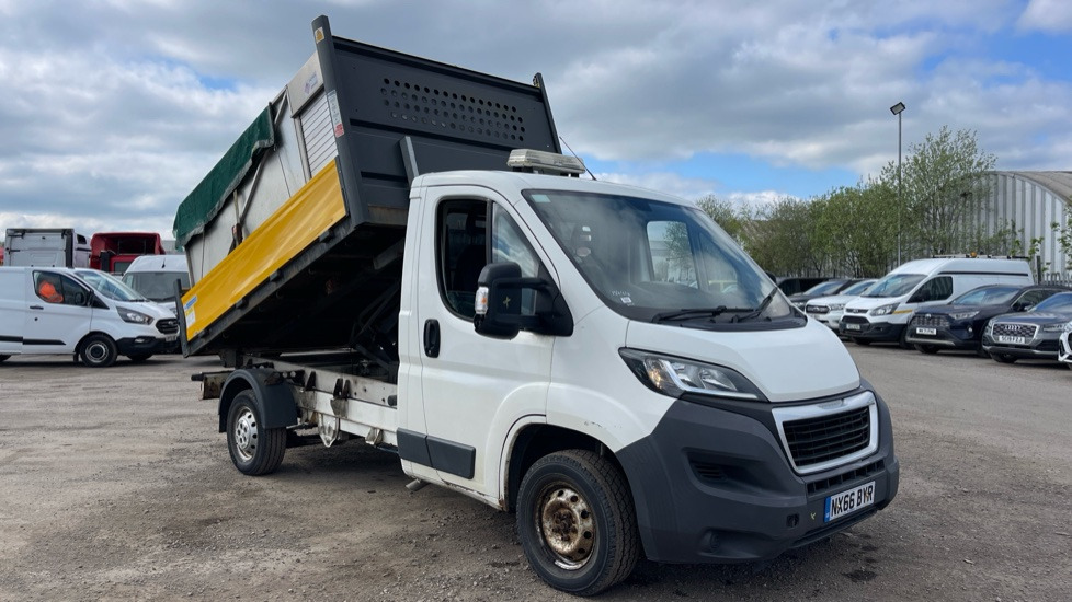 PEUGEOT BOXER 335 2.0 BLUEHDI 130PS - Tipper van: picture 1 PEUGEOT BOXER 335 2.0 BLUEHDI 130PS - Tipper van: picture 1