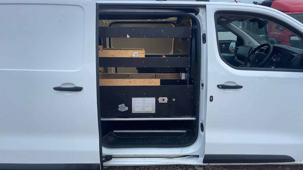 Panel van PEUGEOT EXPERT PROFESSIONAL 1.5 BLUEHDI: picture 17 Panel van PEUGEOT EXPERT PROFESSIONAL 1.5 BLUEHDI: picture 17