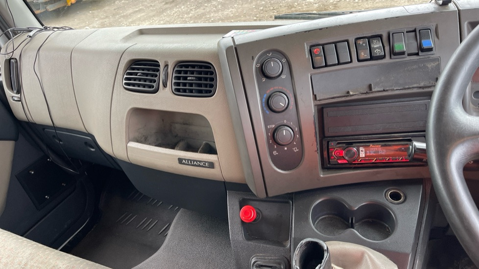 Autotransporter truck RENAULT MIDLUM 190 DXI: picture 6