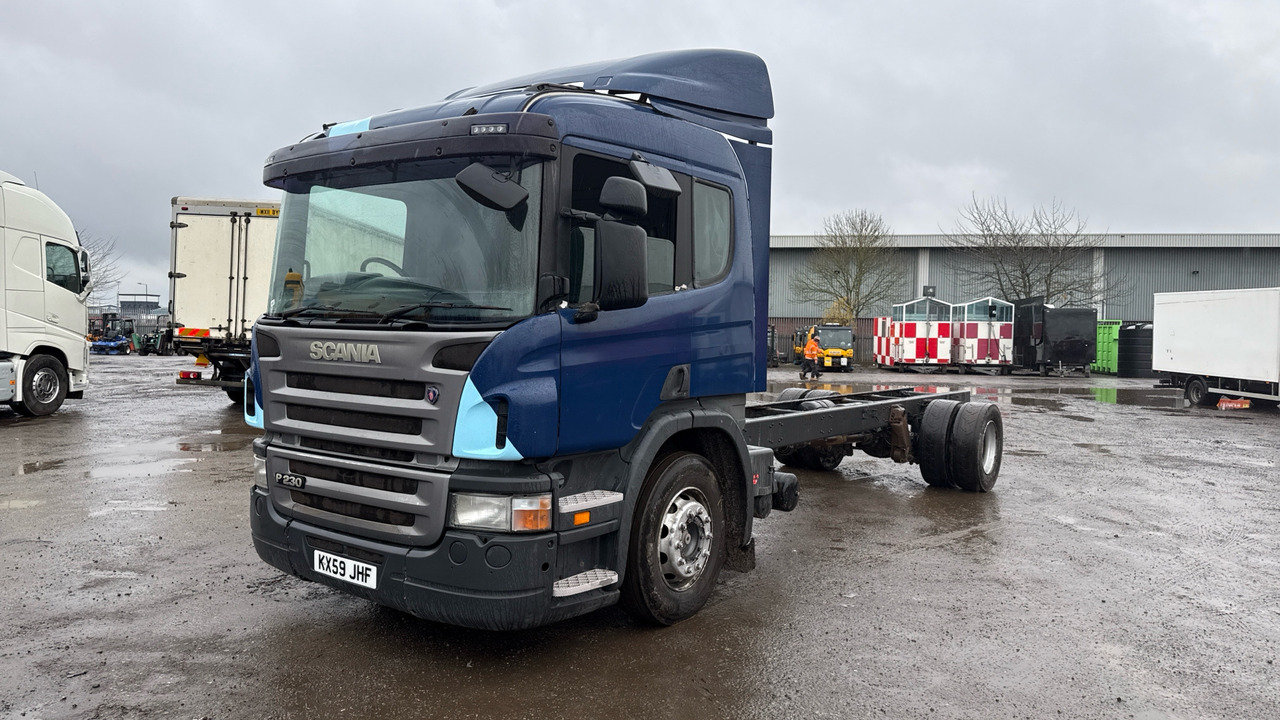 SCANIA P 230 - Cab chassis truck: picture 2 SCANIA P 230 - Cab chassis truck: picture 2