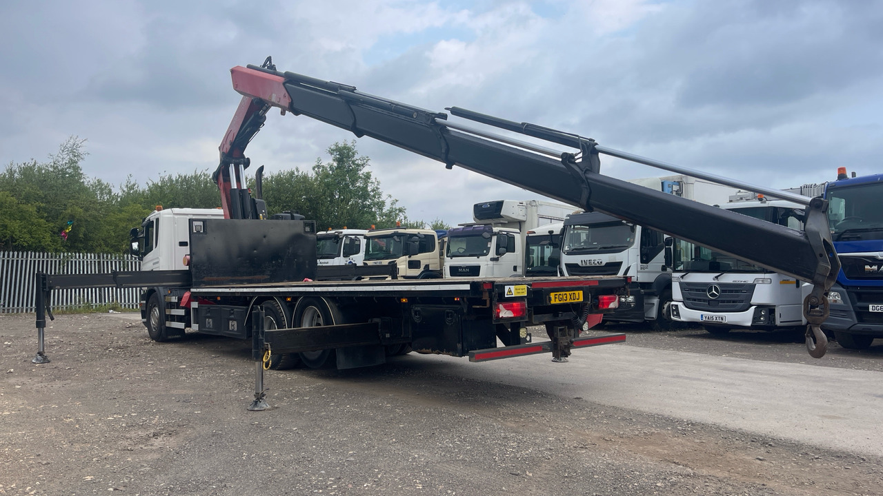 SCANIA P 320 - Dropside/ Flatbed truck, Crane truck: picture 3 SCANIA P 320 - Dropside/ Flatbed truck, Crane truck: picture 3