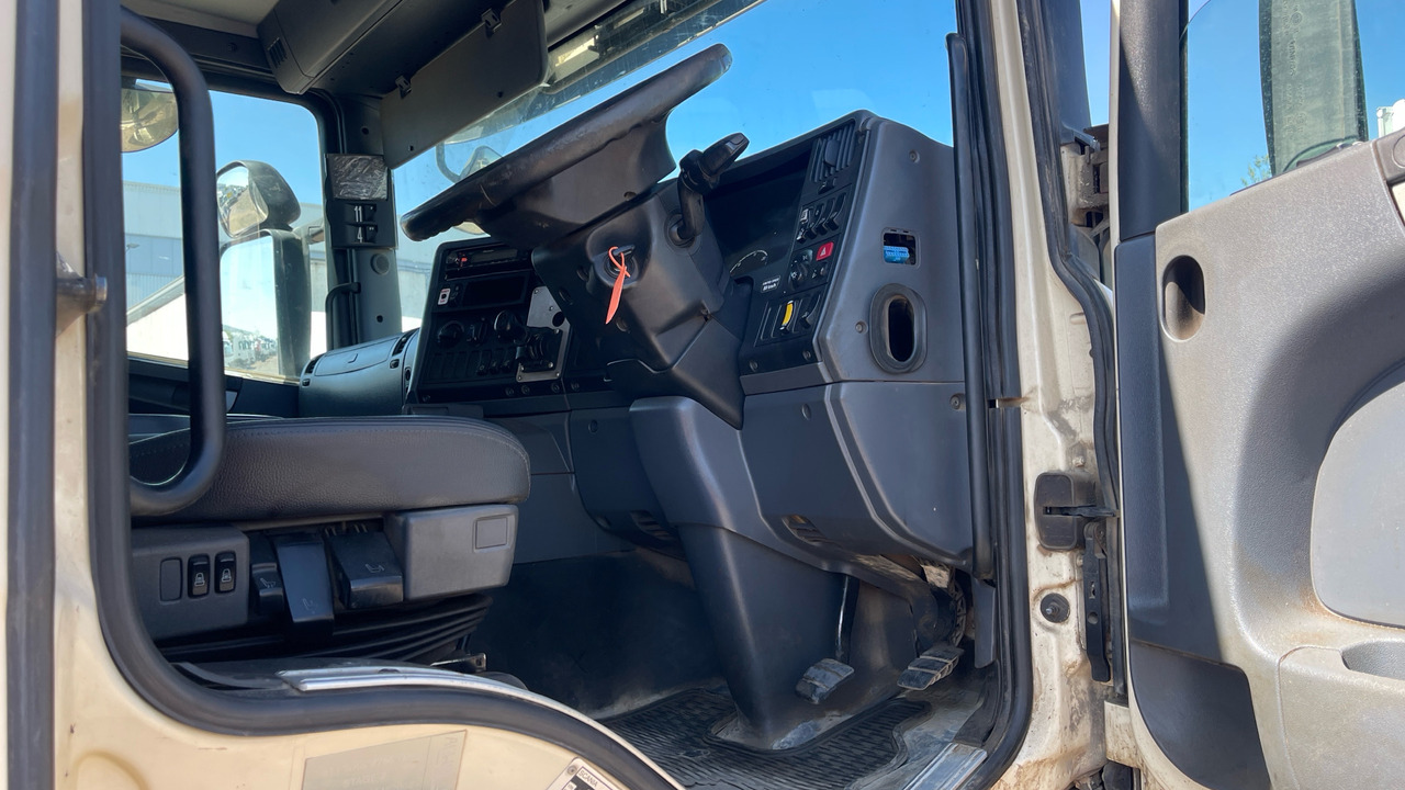 SCANIA P 370 - Tipper: picture 5 SCANIA P 370 - Tipper: picture 5