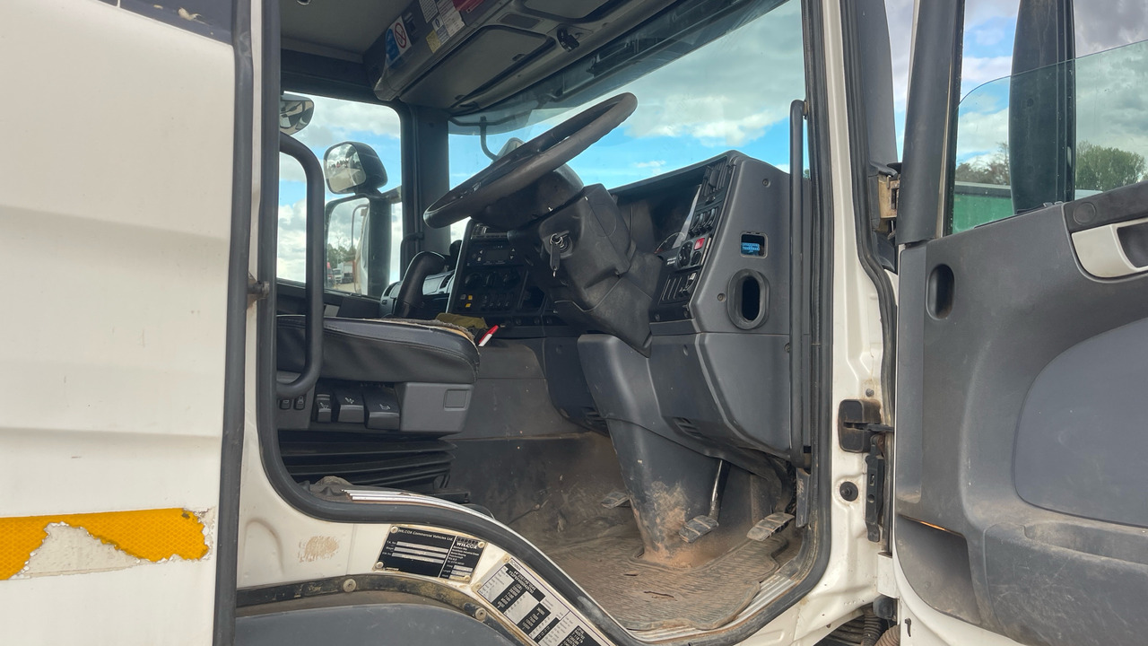 SCANIA P 370 - Tipper: picture 5 SCANIA P 370 - Tipper: picture 5