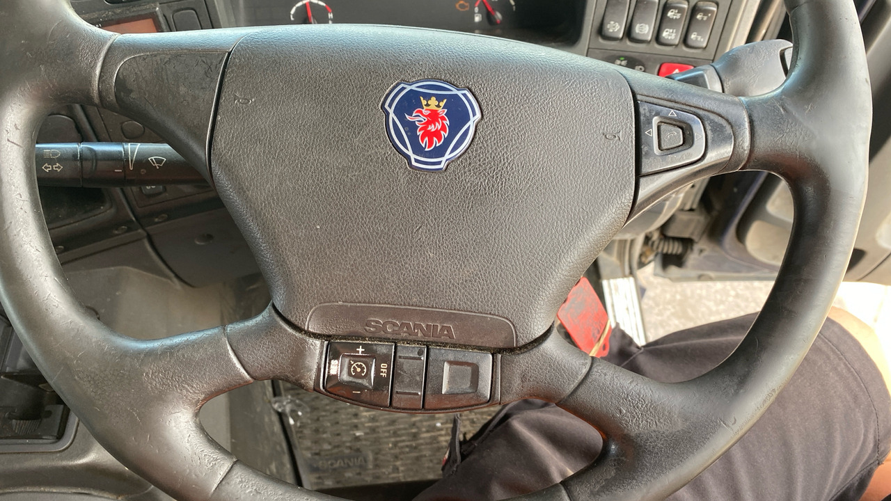 Autotransporter truck SCANIA P 410: picture 18 Autotransporter truck SCANIA P 410: picture 18