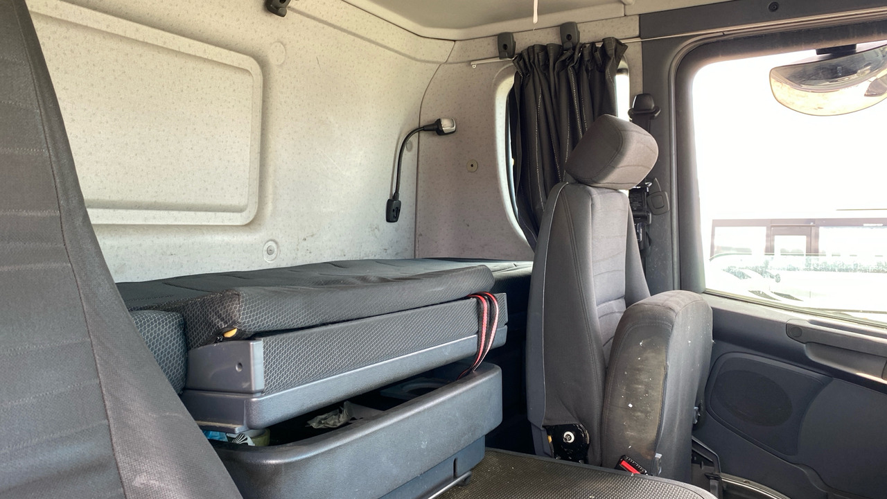 Autotransporter truck SCANIA P 410: picture 8 Autotransporter truck SCANIA P 410: picture 8