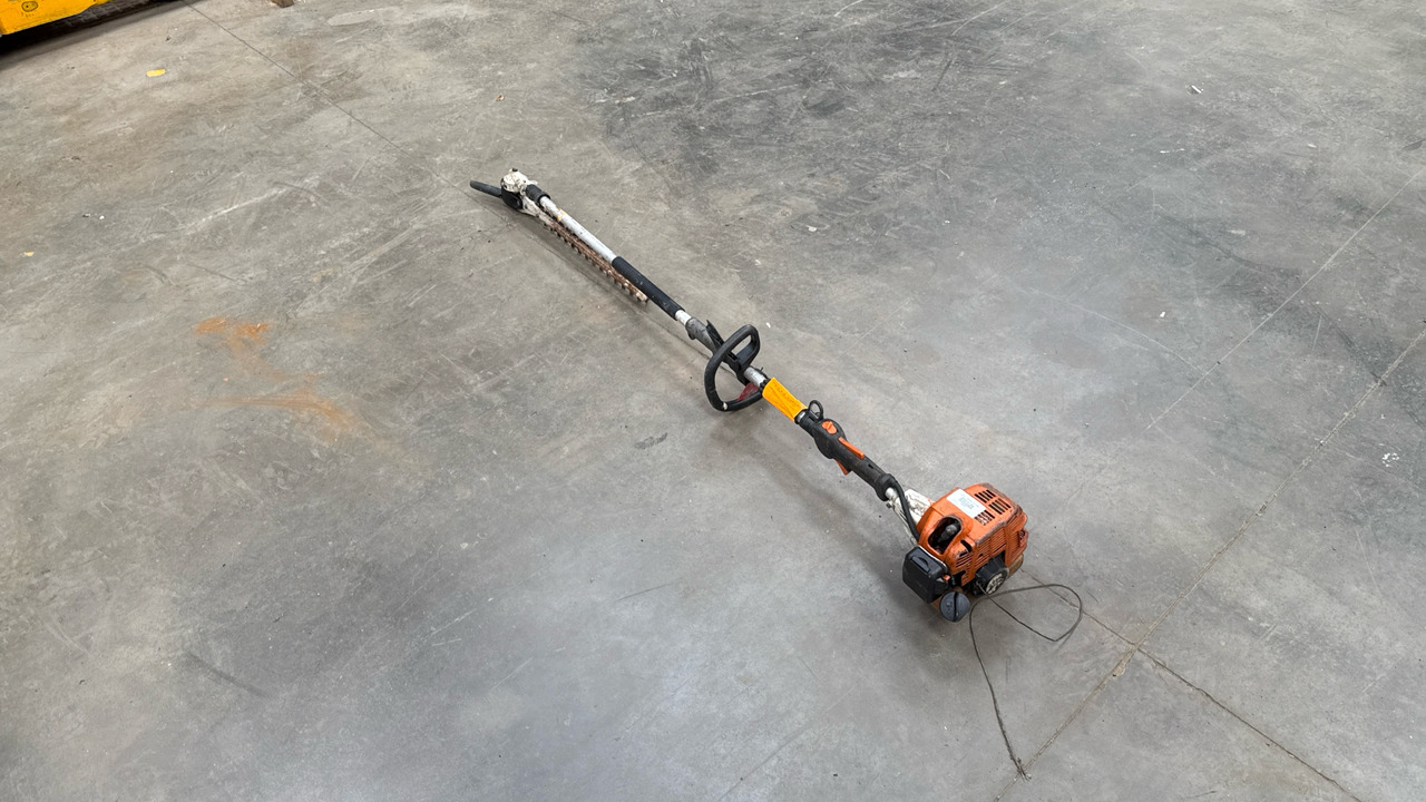 STIHL HEDGE CUTTER - Construction equipment: picture 1 STIHL HEDGE CUTTER - Construction equipment: picture 1