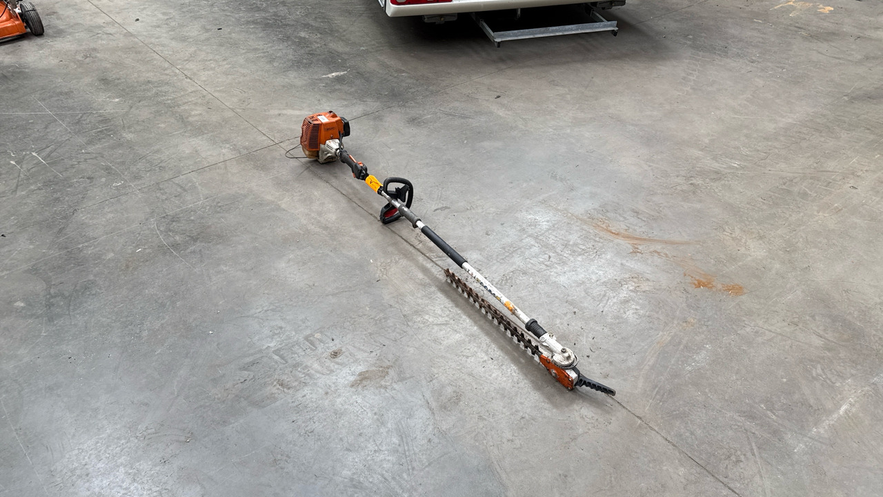 STIHL HEDGE CUTTER - Construction equipment: picture 3 STIHL HEDGE CUTTER - Construction equipment: picture 3