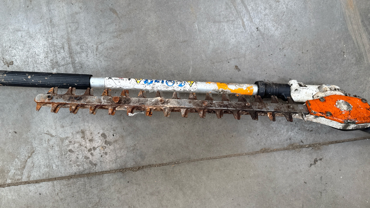 STIHL HEDGE CUTTER - Construction equipment: picture 5 STIHL HEDGE CUTTER - Construction equipment: picture 5