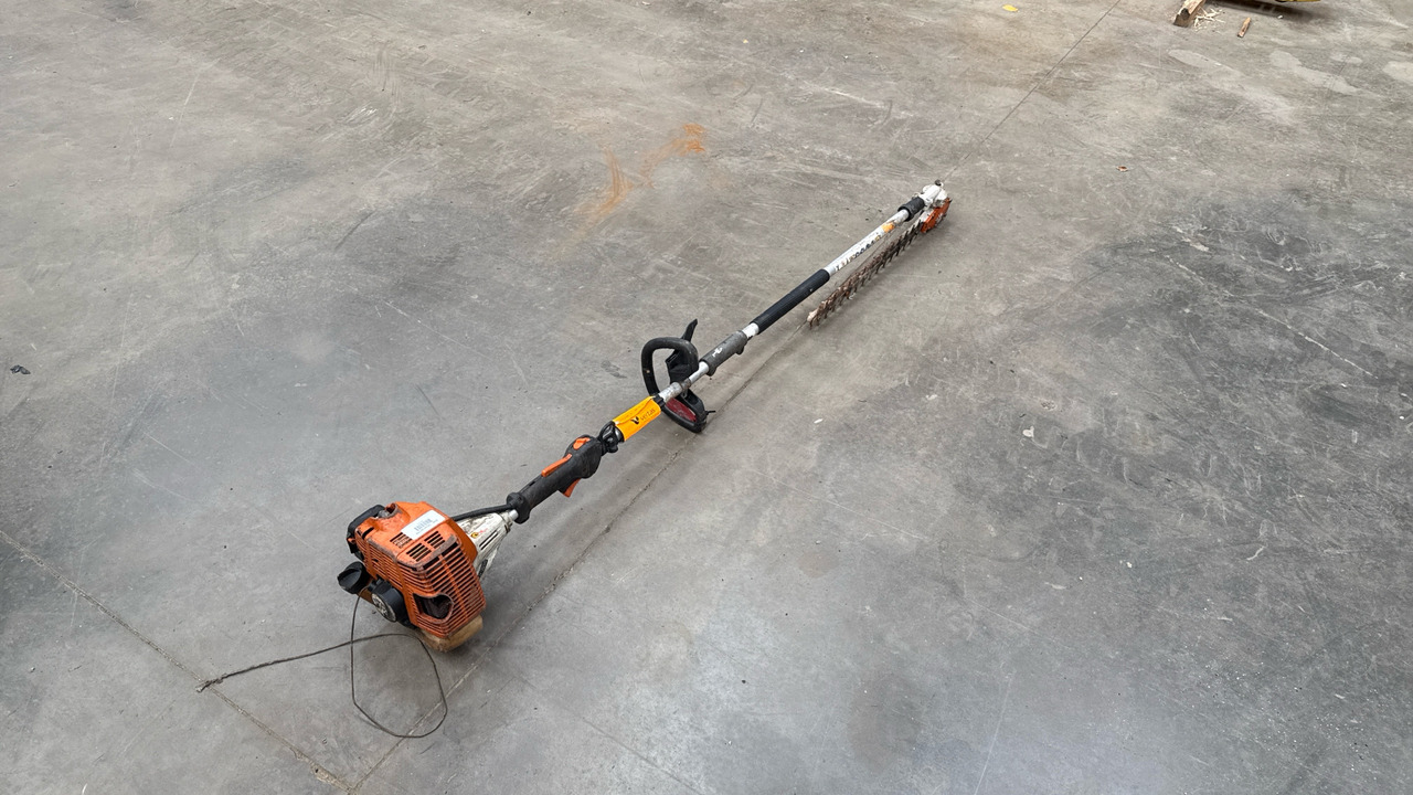 STIHL HEDGE CUTTER - Construction equipment: picture 4 STIHL HEDGE CUTTER - Construction equipment: picture 4