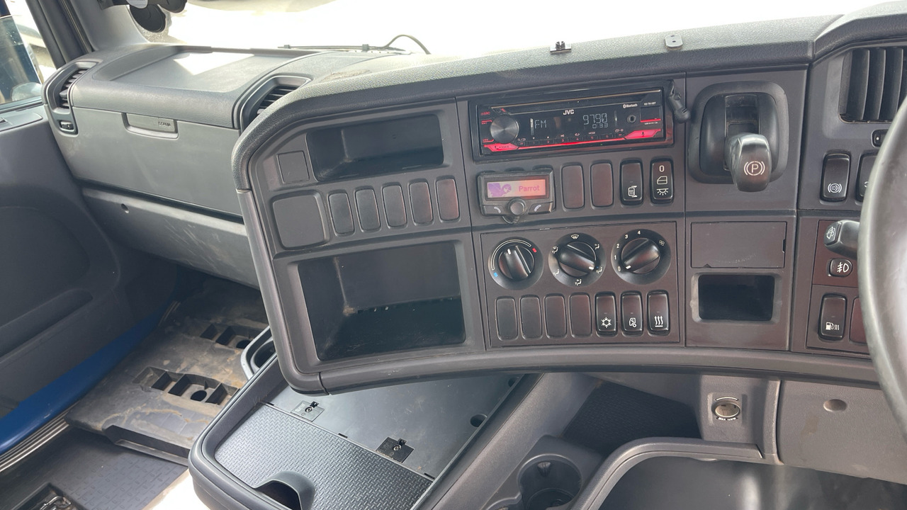 Tractor unit SCANIA R 400: picture 7