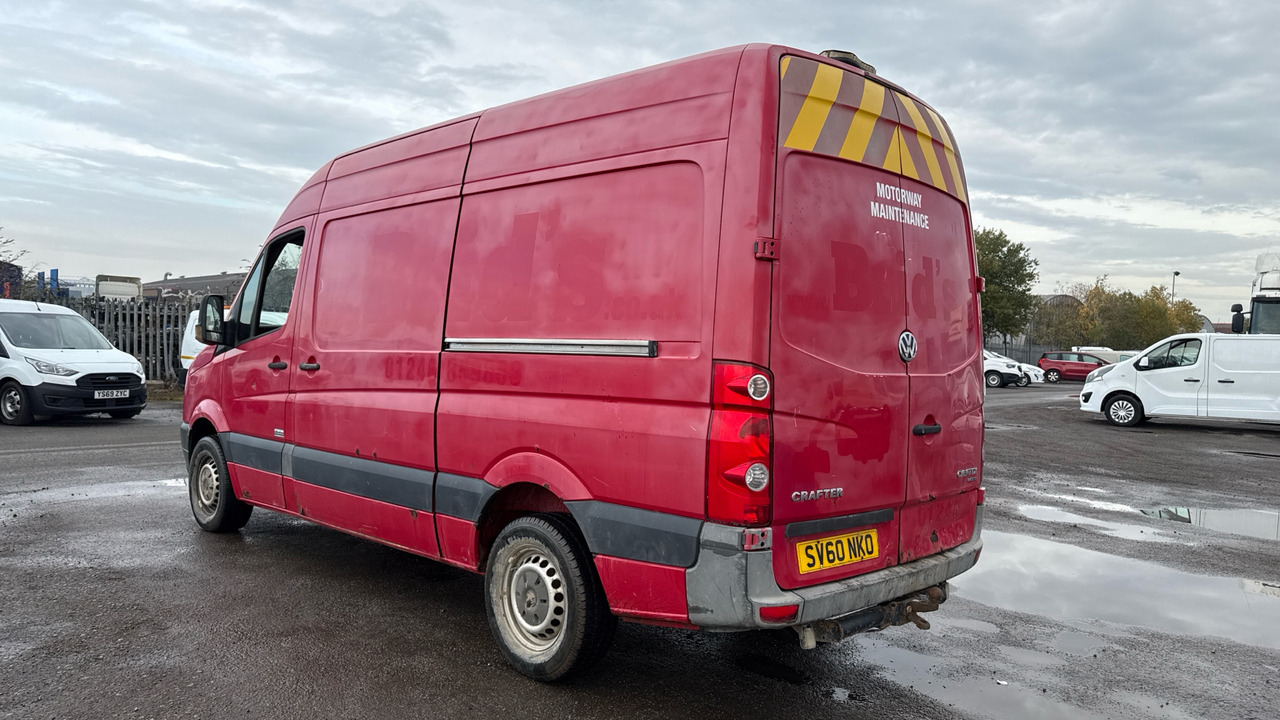 VOLKSWAGEN CRAFTER 35 2.5 BlueTDI 109PS - Panel van: picture 3 VOLKSWAGEN CRAFTER 35 2.5 BlueTDI 109PS - Panel van: picture 3