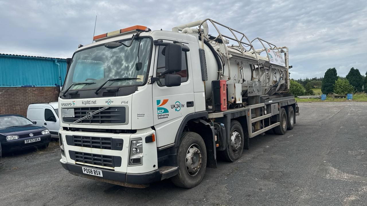 VOLVO FM 340 - Vacuum truck: picture 2 VOLVO FM 340 - Vacuum truck: picture 2