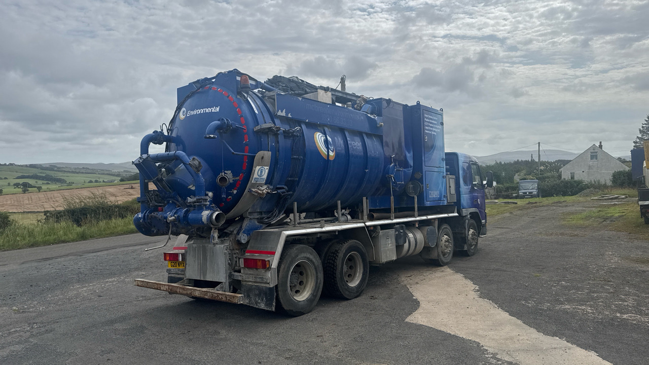 VOLVO FM12 - Vacuum truck: picture 4 VOLVO FM12 - Vacuum truck: picture 4
