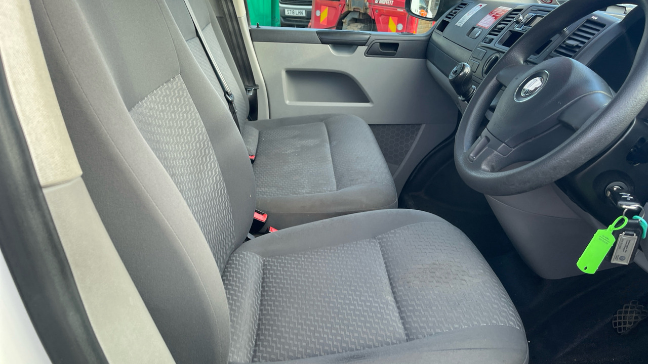 Volkswagen Transporter T30 2.0 TDI 84PS - Minibus, Passenger van: picture 5 Volkswagen Transporter T30 2.0 TDI 84PS - Minibus, Passenger van: picture 5