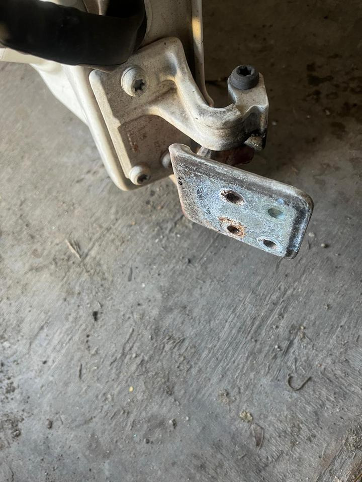 MAN TGL 12.240 Fahrertür, Tür links weiß mit Spiegel RN005 - Door and parts for Truck: picture 4 MAN TGL 12.240 Fahrertür, Tür links weiß mit Spiegel RN005 - Door and parts for Truck: picture 4