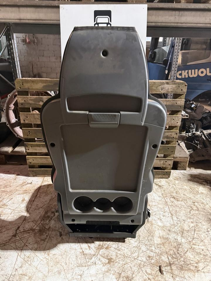 MAN TGL EURO5/6 Mittlerer Sitz - Seat for Truck: picture 3 MAN TGL EURO5/6 Mittlerer Sitz - Seat for Truck: picture 3