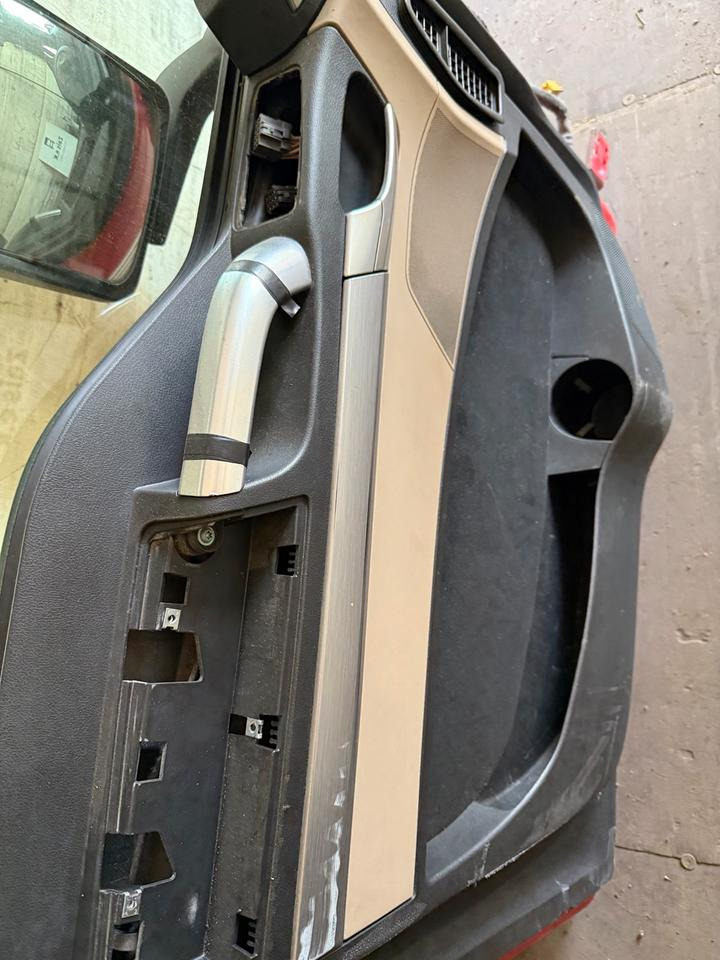 MAN TGX Fahrertür Rot Spiegel Innenverkleidung LN 63 - Door and parts for Truck: picture 5 MAN TGX Fahrertür Rot Spiegel Innenverkleidung LN 63 - Door and parts for Truck: picture 5