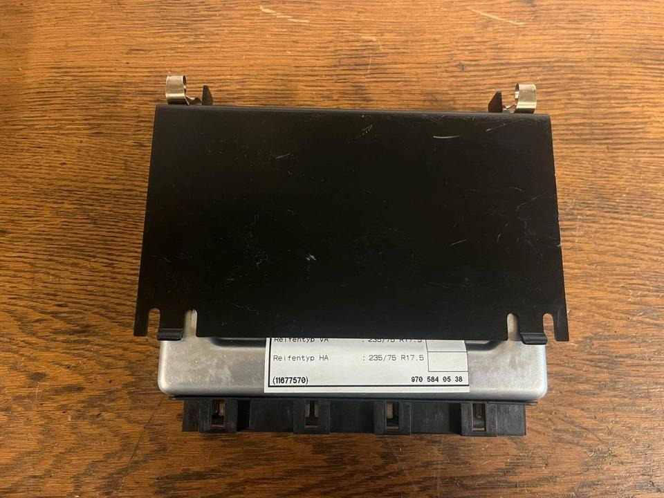 Mercedes Atego EPB Steuergerät KNORR-BREMSE A0004464036 - ECU: picture 5 Mercedes Atego EPB Steuergerät KNORR-BREMSE A0004464036 - ECU: picture 5