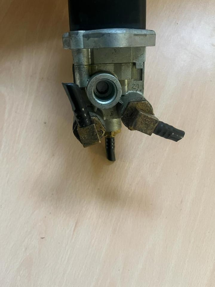Mercedes Bremsventil Feststellbremse Handbremsventil 0034307981 - Gear stick for Truck: picture 3 Mercedes Bremsventil Feststellbremse Handbremsventil 0034307981 - Gear stick for Truck: picture 3