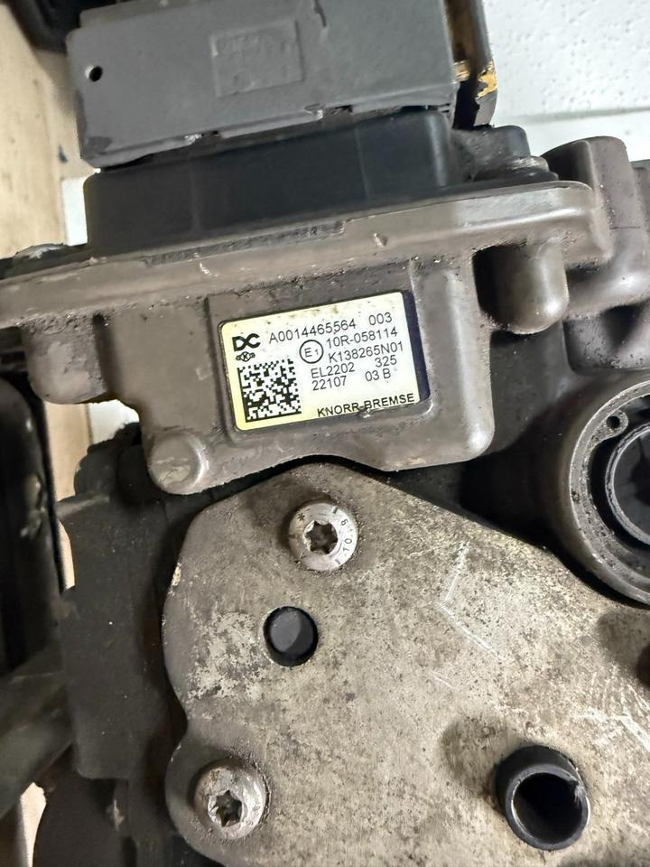 Mercedes KNORR-BREMSE LufttrocknerA0014465564 K138265 - Brake accessory for Truck: picture 2 Mercedes KNORR-BREMSE LufttrocknerA0014465564 K138265 - Brake accessory for Truck: picture 2