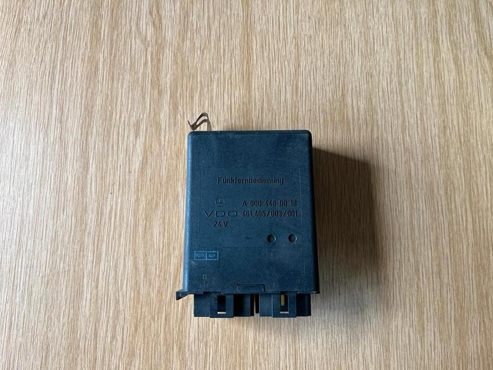 Mercedes VDO Funkfernbedienung Steuergerät A 000 446 00 18 - ECU for Truck: picture 1 Mercedes VDO Funkfernbedienung Steuergerät A 000 446 00 18 - ECU for Truck: picture 1