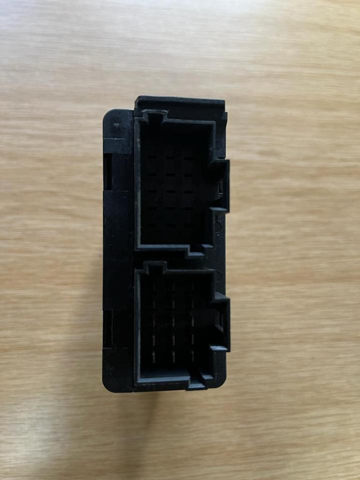 Mercedes VDO Zentralverriegelung Steuergerät A 000 446 15 19 - ECU for Truck: picture 3 Mercedes VDO Zentralverriegelung Steuergerät A 000 446 15 19 - ECU for Truck: picture 3