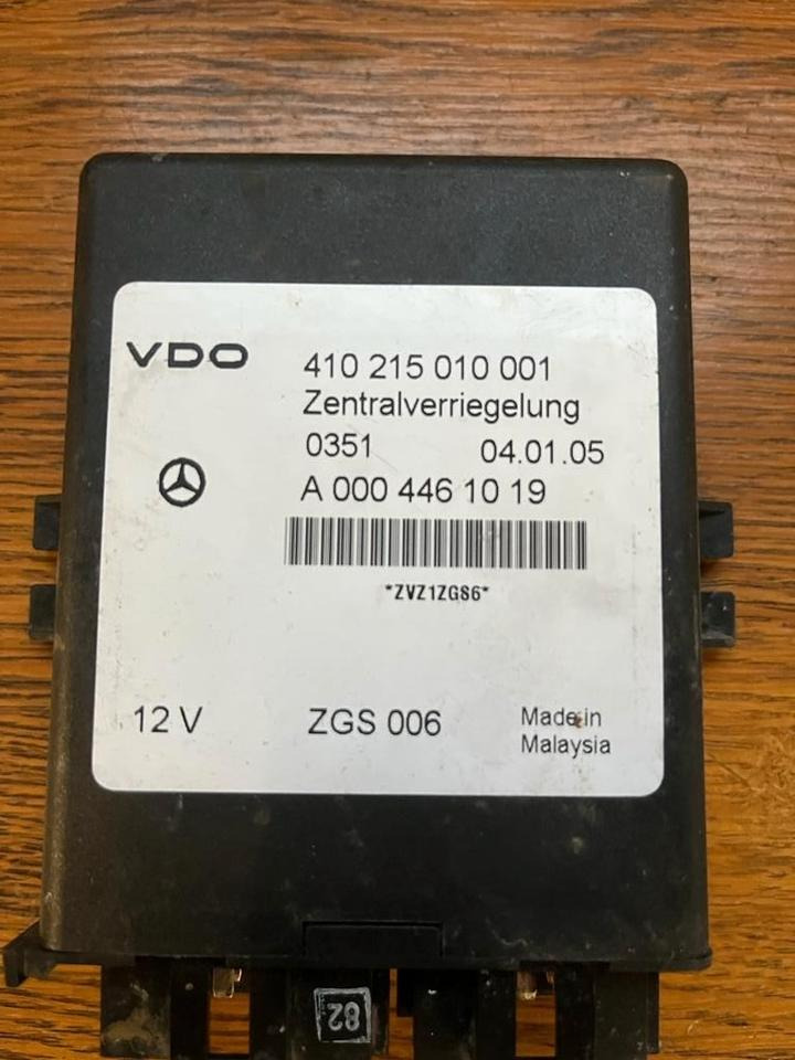 Mercedes VDO Zentralverriegelung Steuergerät A0004461019 - ECU for Truck: picture 2 Mercedes VDO Zentralverriegelung Steuergerät A0004461019 - ECU for Truck: picture 2