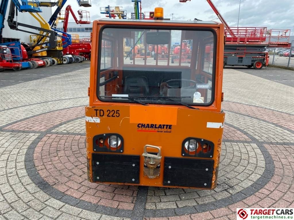Charlatte TD225 Diesel Tow Truck Tractor 18T capacity - Tow tractor: picture 2 Charlatte TD225 Diesel Tow Truck Tractor 18T capacity - Tow tractor: picture 2