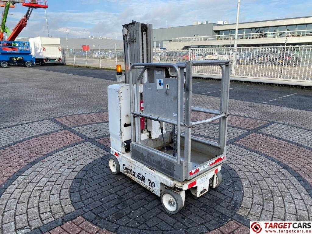 Genie GR-20 RunAbout Electric Vertical Mast Lift 802cm - Vertical mast lift: picture 2 Genie GR-20 RunAbout Electric Vertical Mast Lift 802cm - Vertical mast lift: picture 2