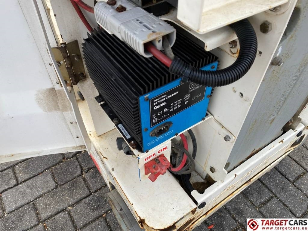 Leasing of Genie GR-20 RunAbout Electric Vertical Mast Lift 802cm  Genie GR-20 RunAbout Electric Vertical Mast Lift 802cm: picture 17