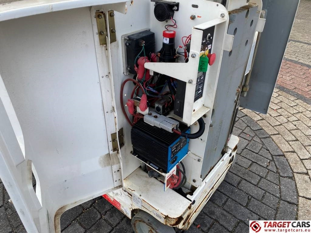 Leasing of Genie GR-20 RunAbout Electric Vertical Mast Lift 802cm  Genie GR-20 RunAbout Electric Vertical Mast Lift 802cm: picture 16