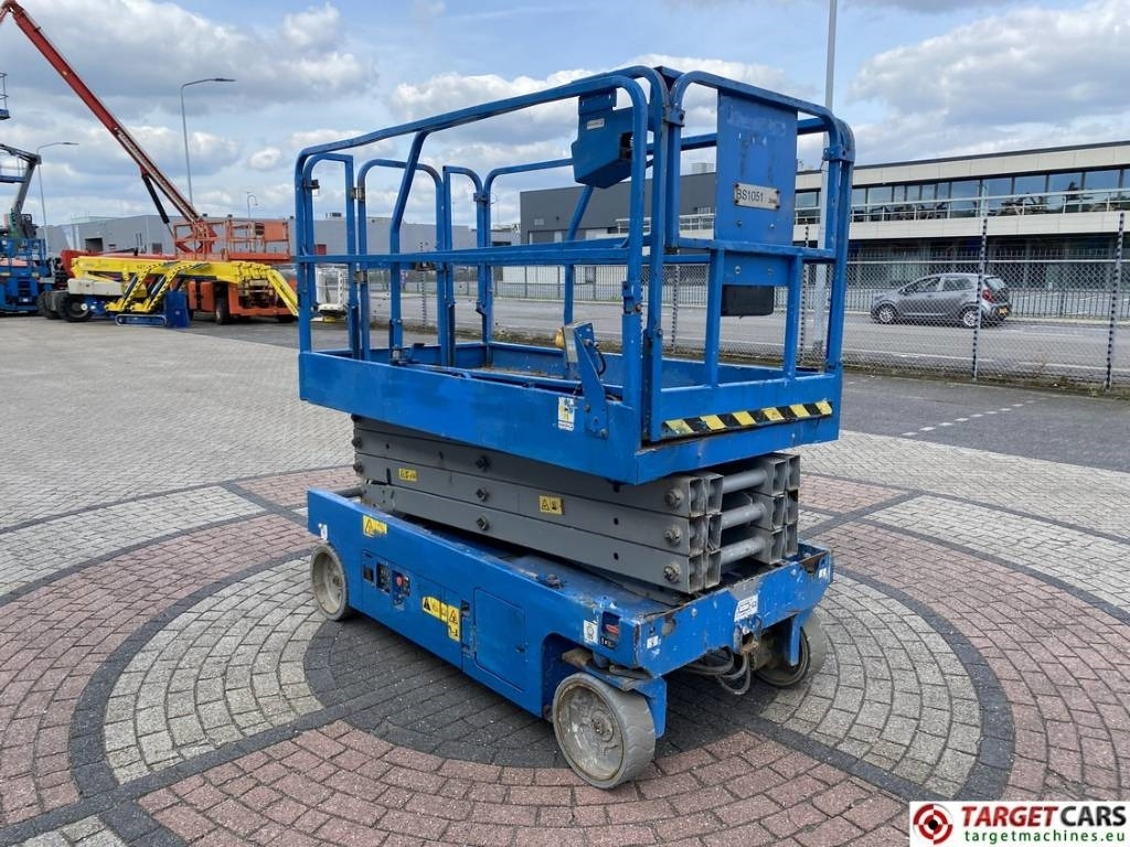 Genie GS-2646 Electric GS2646 Scissor Work Lift 992cm - Scissor lift: picture 2 Genie GS-2646 Electric GS2646 Scissor Work Lift 992cm - Scissor lift: picture 2