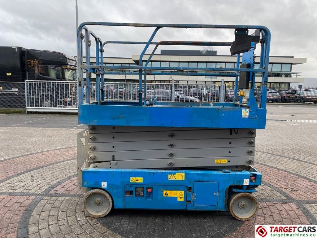 Genie GS-3246 Electric Scissor Work Lift 1175cm - Scissor lift: picture 3 Genie GS-3246 Electric Scissor Work Lift 1175cm - Scissor lift: picture 3