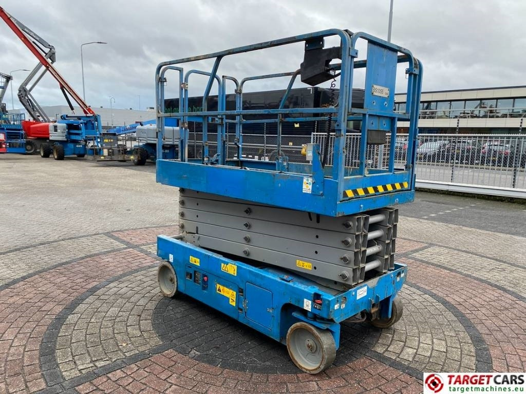 Genie GS-3246 Electric Scissor Work Lift 1175cm - Scissor lift: picture 2 Genie GS-3246 Electric Scissor Work Lift 1175cm - Scissor lift: picture 2