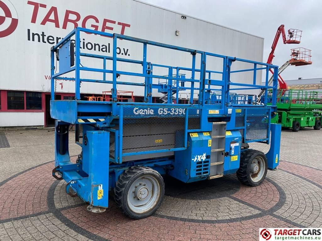 Genie GS-3390RT Diesel 4x4 Scissor Work Lift 1206cm - Scissor lift: picture 1 Genie GS-3390RT Diesel 4x4 Scissor Work Lift 1206cm - Scissor lift: picture 1